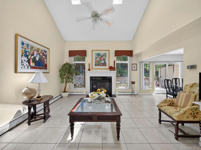 20 Fox Court, Suffern, NY 10901