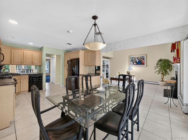 20 Fox Court, Suffern, NY 10901