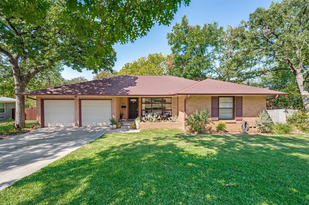 1403 Greenwood Drive, Denton, TX 76209 — exterior