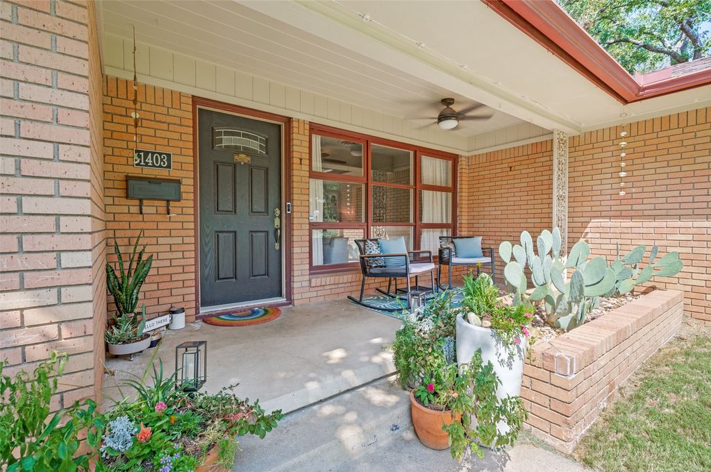 1403 Greenwood Drive, Denton, TX 76209 — photo 2