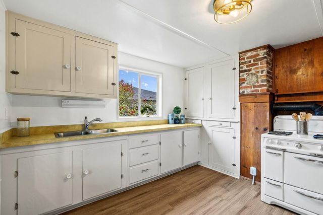 144 Averitt Street, Santa Cruz, CA 95060