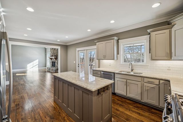 698 Sugar Leaf Lane, Soddy Daisy, TN 37379