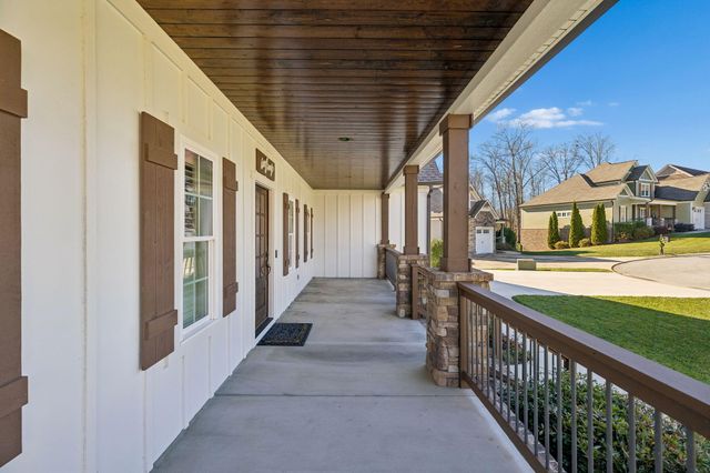 698 Sugar Leaf Lane, Soddy Daisy, TN 37379