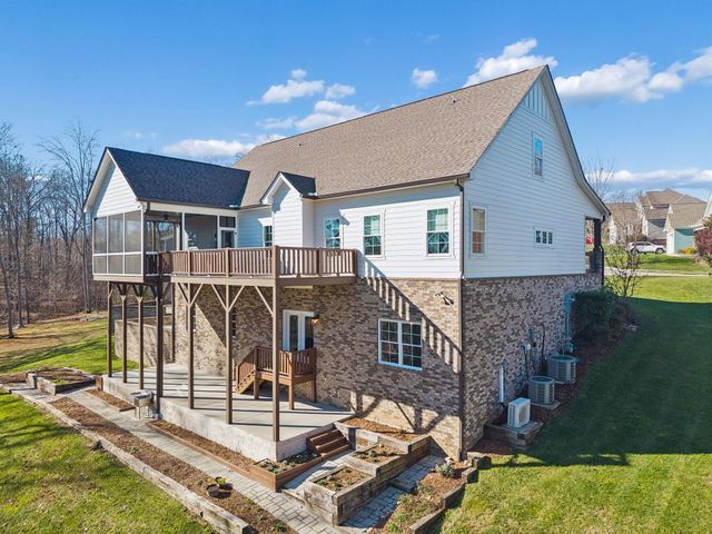 698 Sugar Leaf Lane, Soddy Daisy, TN 37379