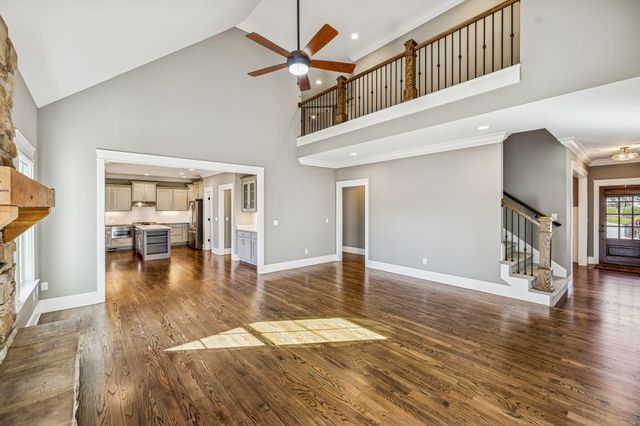 698 Sugar Leaf Lane, Soddy Daisy, TN 37379