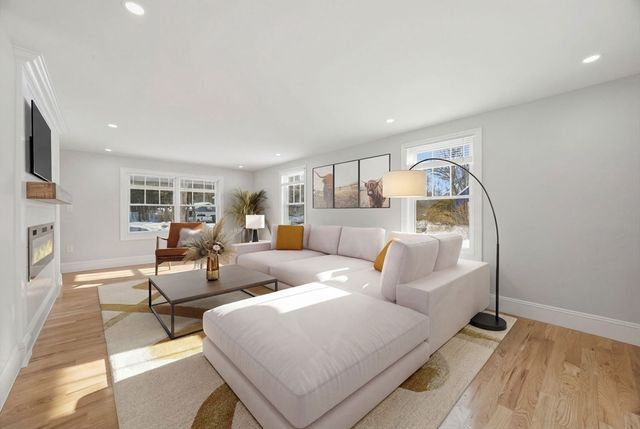 6 Eleanor Rd, Walpole, MA 02081