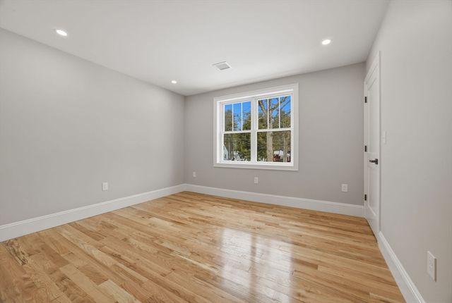 6 Eleanor Rd, Walpole, MA 02081