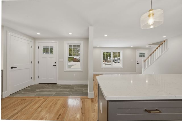 6 Eleanor Rd, Walpole, MA 02081