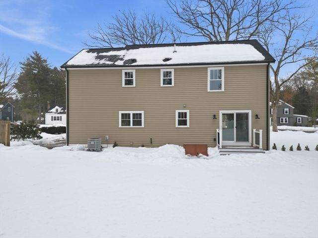 6 Eleanor Rd, Walpole, MA 02081