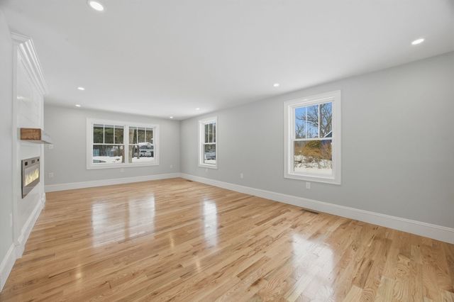 6 Eleanor Rd, Walpole, MA 02081