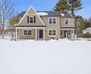 6 Eleanor Rd, Walpole, MA 02081