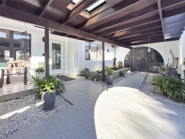 7925 SW 124th St, Pinecrest, FL 33156