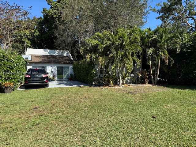 7925 SW 124th St, Pinecrest, FL 33156