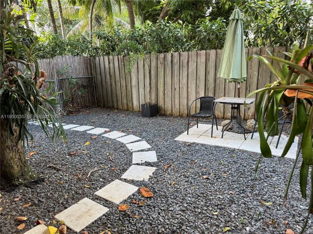 7925 SW 124th St, Pinecrest, FL 33156