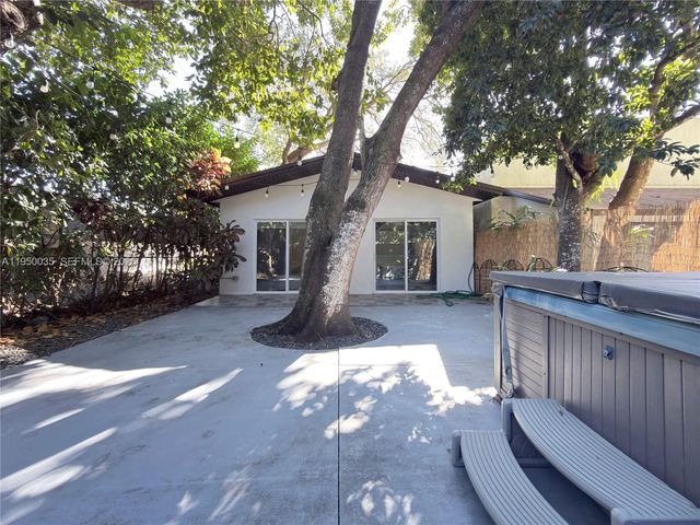 7925 SW 124th St, Pinecrest, FL 33156