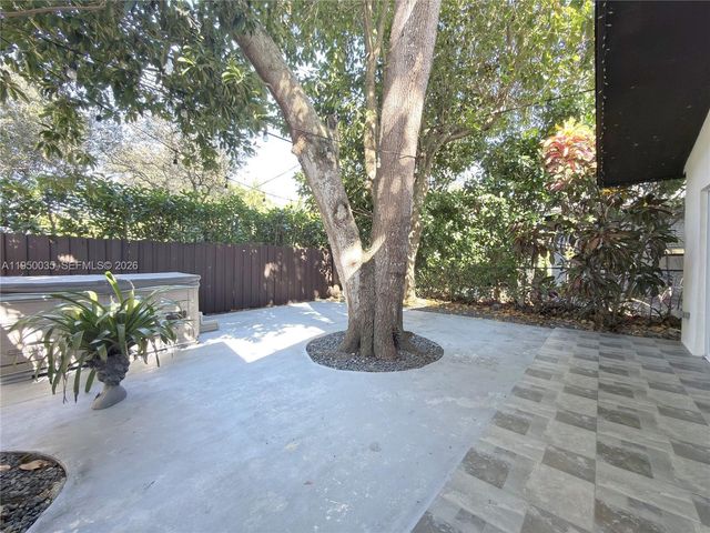 7925 SW 124th St, Pinecrest, FL 33156