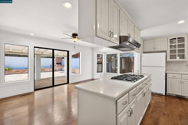 1348 Paloma Ave, Belmont, CA 94002
