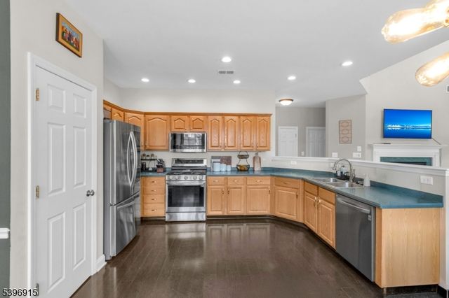 1 Captains Woods Rd, Readington Twp., NJ 08889