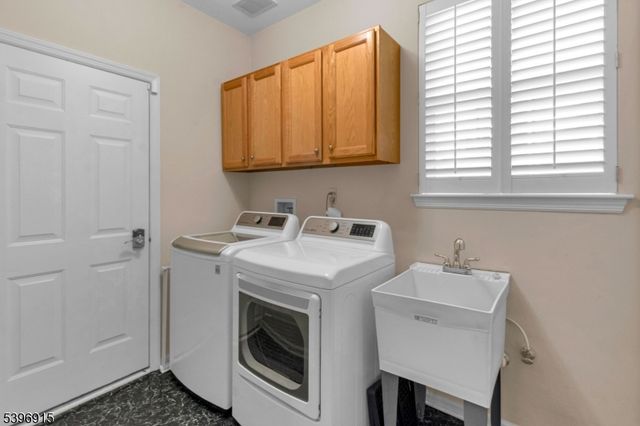 1 Captains Woods Rd, Readington Twp., NJ 08889