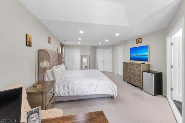1 Captains Woods Rd, Readington Twp., NJ 08889