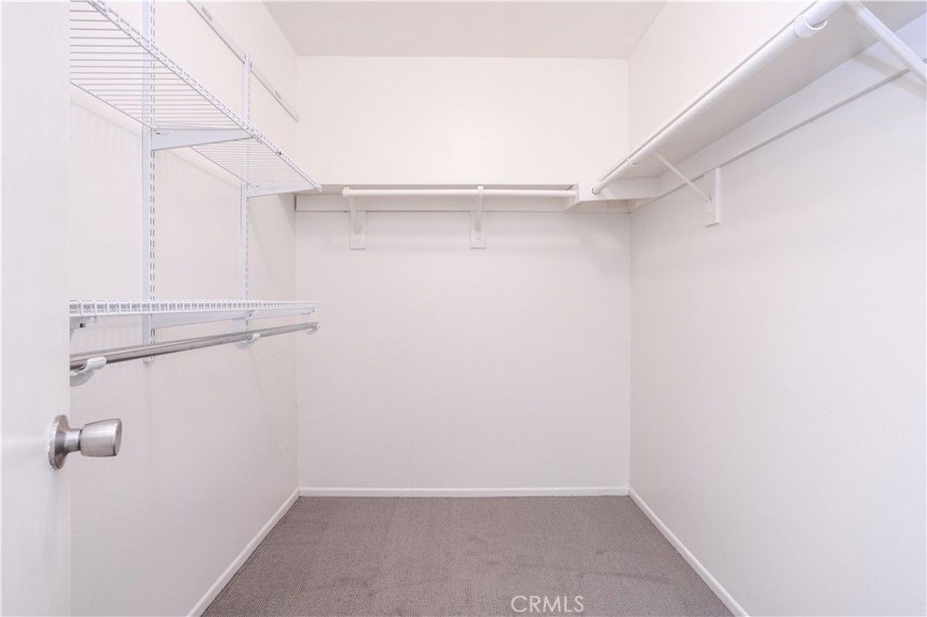 Image 12 of property listing at 583 Calle De Las Ovejas, Oak Park, CA 91377