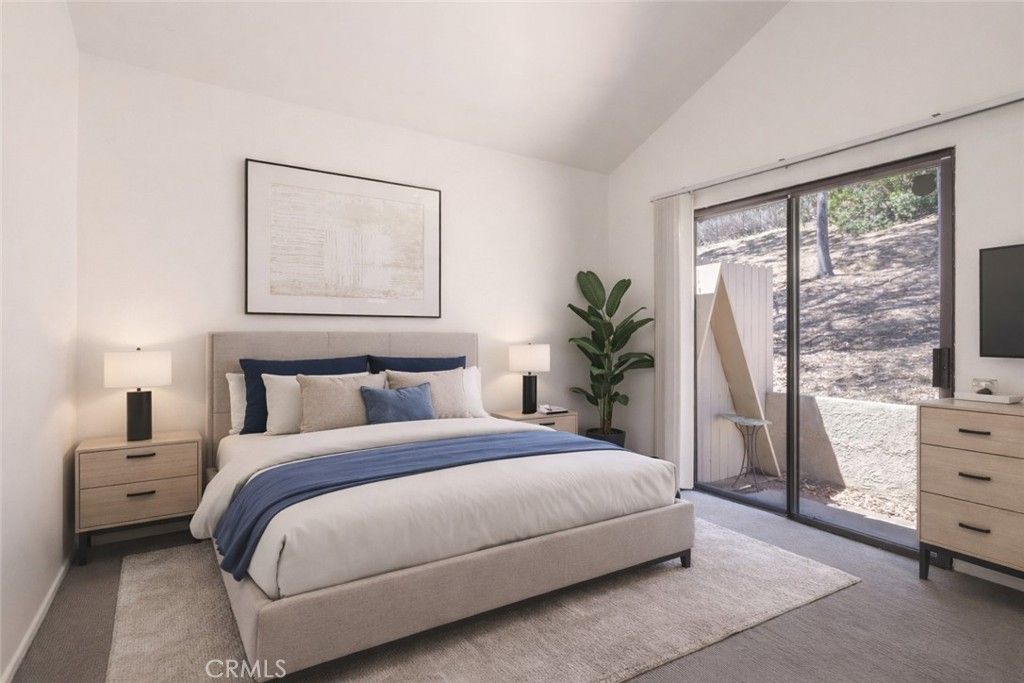 Image 14 of property listing at 583 Calle De Las Ovejas, Oak Park, CA 91377