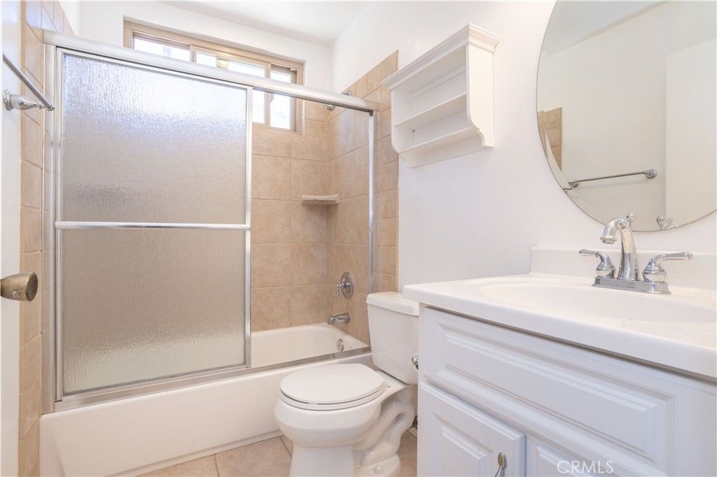 Image 16 of property listing at 583 Calle De Las Ovejas, Oak Park, CA 91377