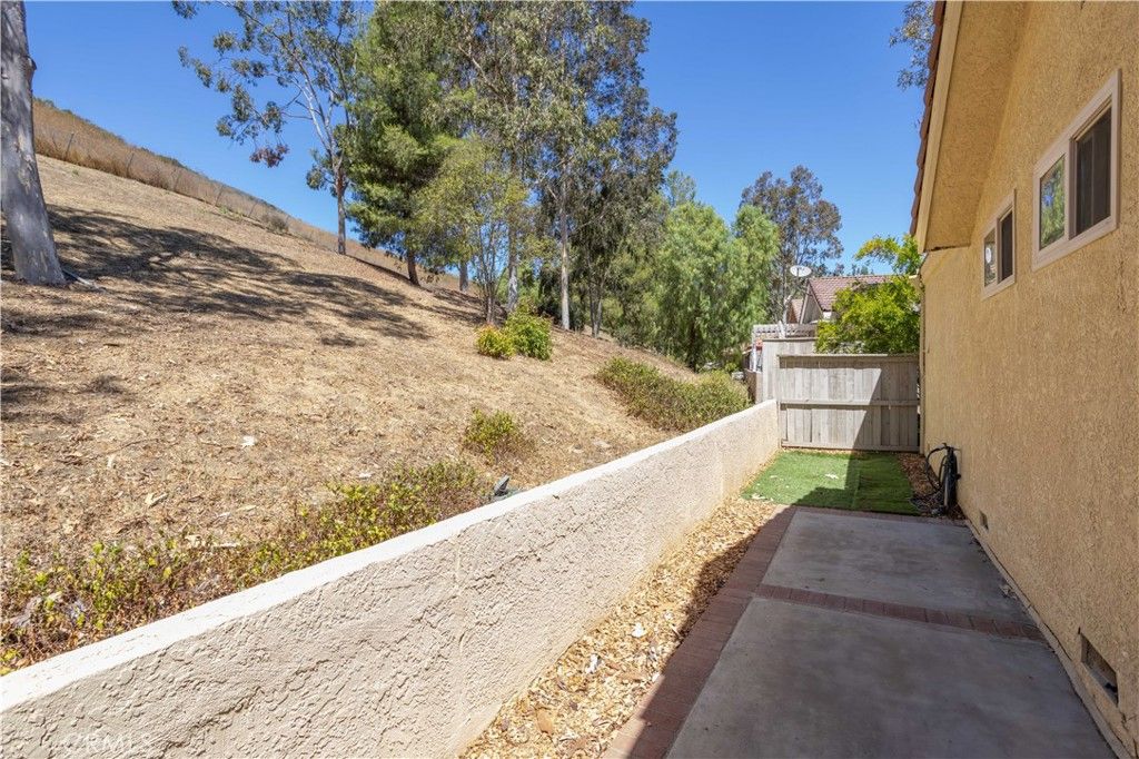 Image 18 of property listing at 583 Calle De Las Ovejas, Oak Park, CA 91377