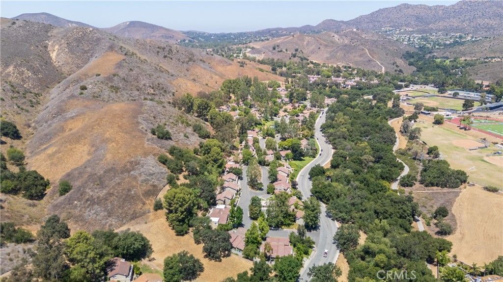 Image 27 of property listing at 583 Calle De Las Ovejas, Oak Park, CA 91377