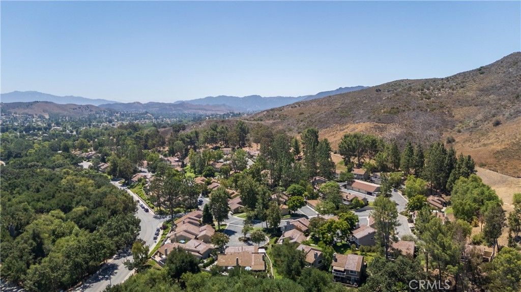 Image 29 of property listing at 583 Calle De Las Ovejas, Oak Park, CA 91377