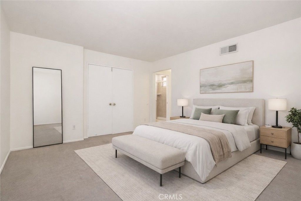 Image 9 of property listing at 583 Calle De Las Ovejas, Oak Park, CA 91377