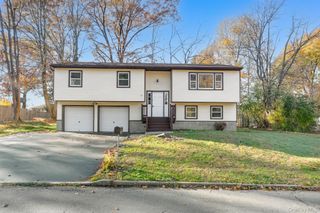 321 Nina Street, New Windsor, NY 12553