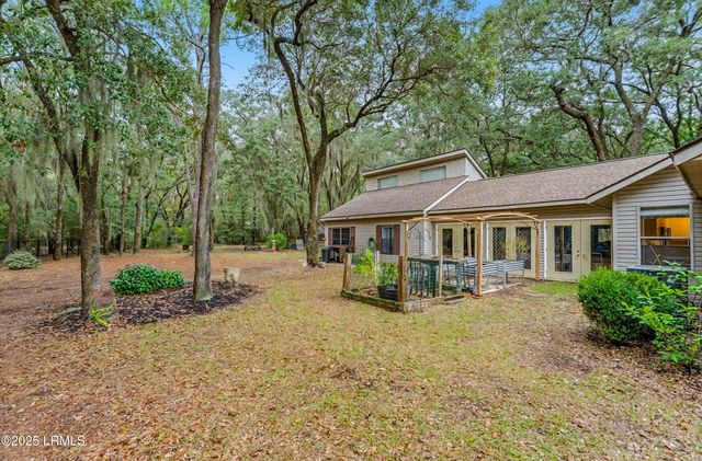 47 Avenue Of Oaks, St. Helena Island, SC 29920