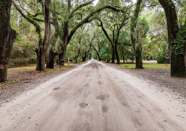 47 Avenue Of Oaks, St. Helena Island, SC 29920