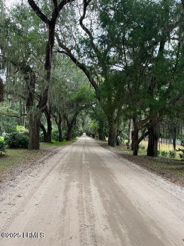 47 Avenue Of Oaks, St. Helena Island, SC 29920