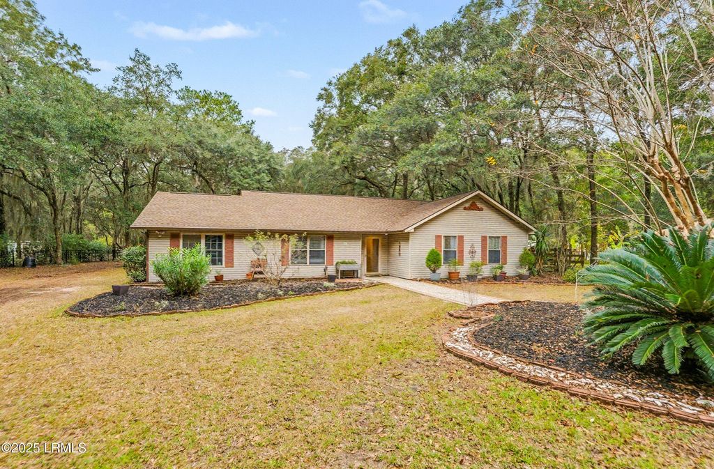 47 Avenue Of Oaks, St. Helena Island, SC 29920