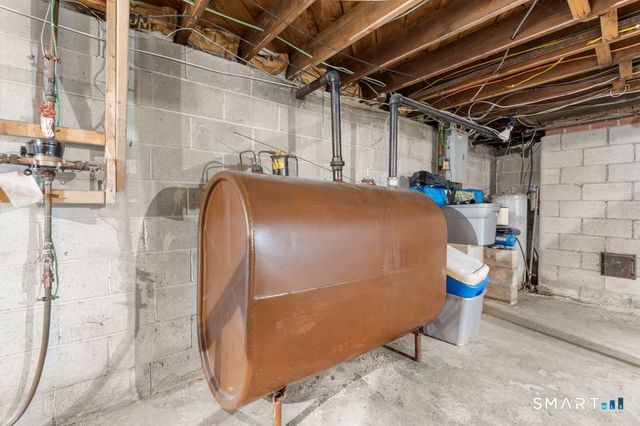 240 Valley Avenue, Bridgeport, CT 06606