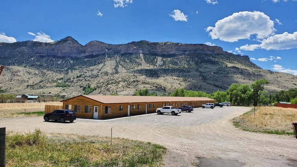 3656 North Fork Hwy, Cody, WY 82414 photo 2