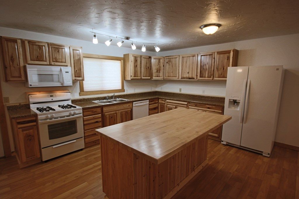 3656 North Fork Hwy, Cody, WY 82414 photo 11