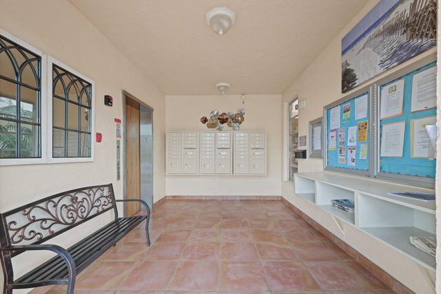 6936 Huntington Lane 302, Delray Beach, FL 33446