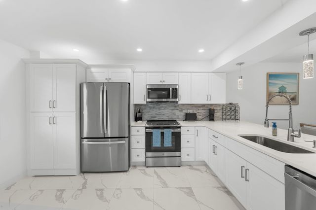 6936 Huntington Lane 302, Delray Beach, FL 33446