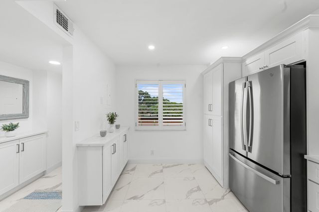 6936 Huntington Lane 302, Delray Beach, FL 33446