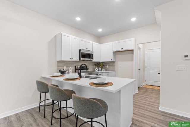 7118 N 79th Court, Omaha, NE 68122