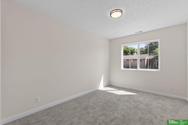 7118 N 79th Court, Omaha, NE 68122