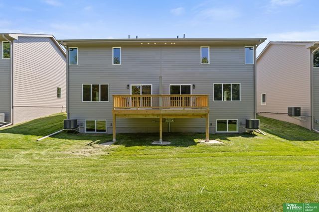 7118 N 79th Court, Omaha, NE 68122