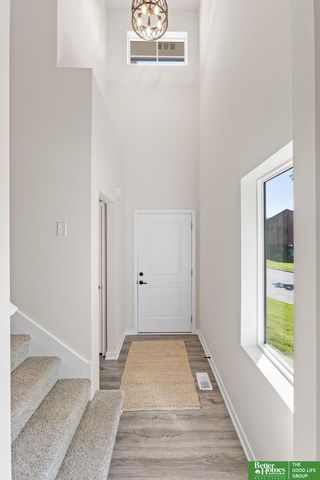 7118 N 79th Court, Omaha, NE 68122