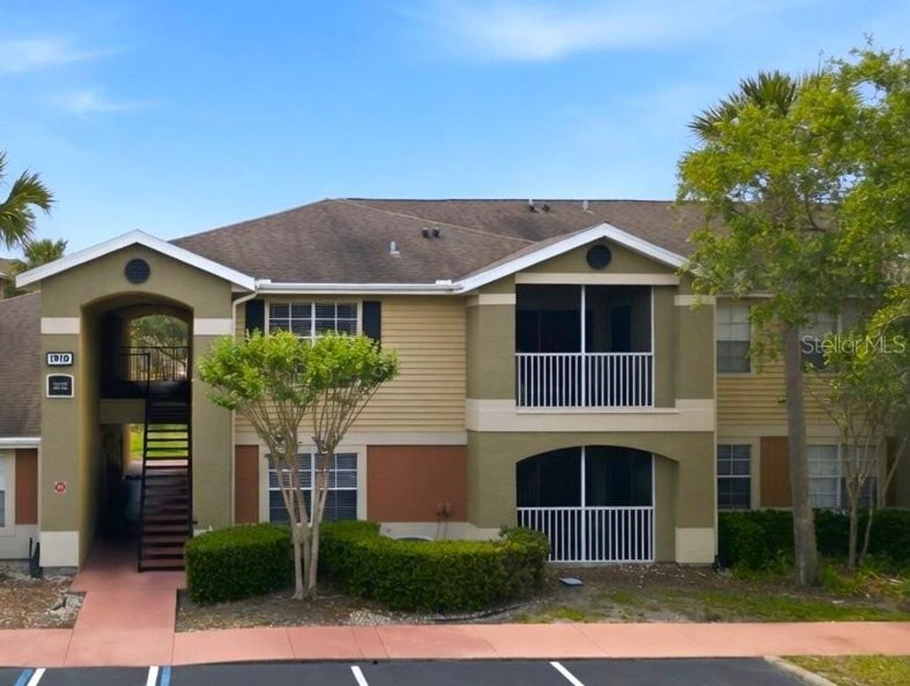 1910 SUMMER CLUB DRIVE 104, Oviedo, FL 32765