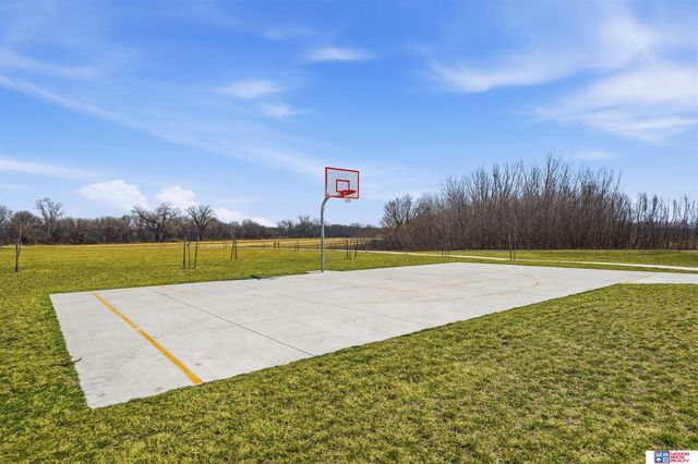 9015 Fremont Street, Lincoln, NE 68507