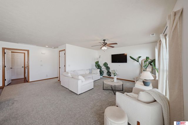 9015 Fremont Street, Lincoln, NE 68507