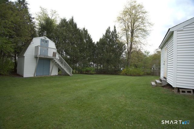 32 Loveland Lane, Bristol, CT 06010
